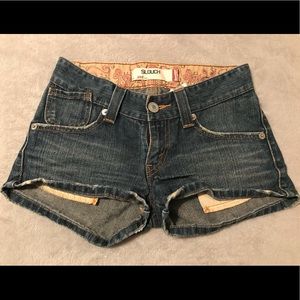Levi’s slouch 104 denim shorts size 1
